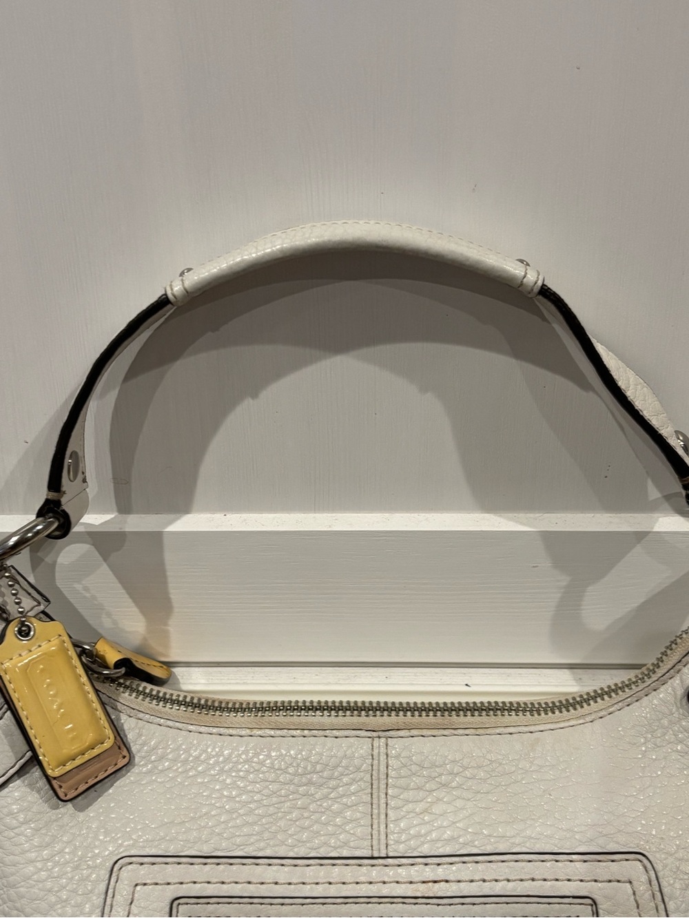 Y2K / Late 2000s Retro white pebbled leather Coach Penelope hobo shoulder bag - Picture 7 of 9